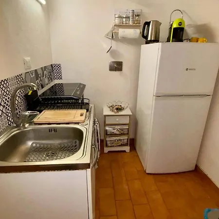 Casa Gialla 펜션 카니노